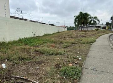 Venta de Terreno Comercial Triangular en Casa Laguna. m. N, Guayas — imagen 4