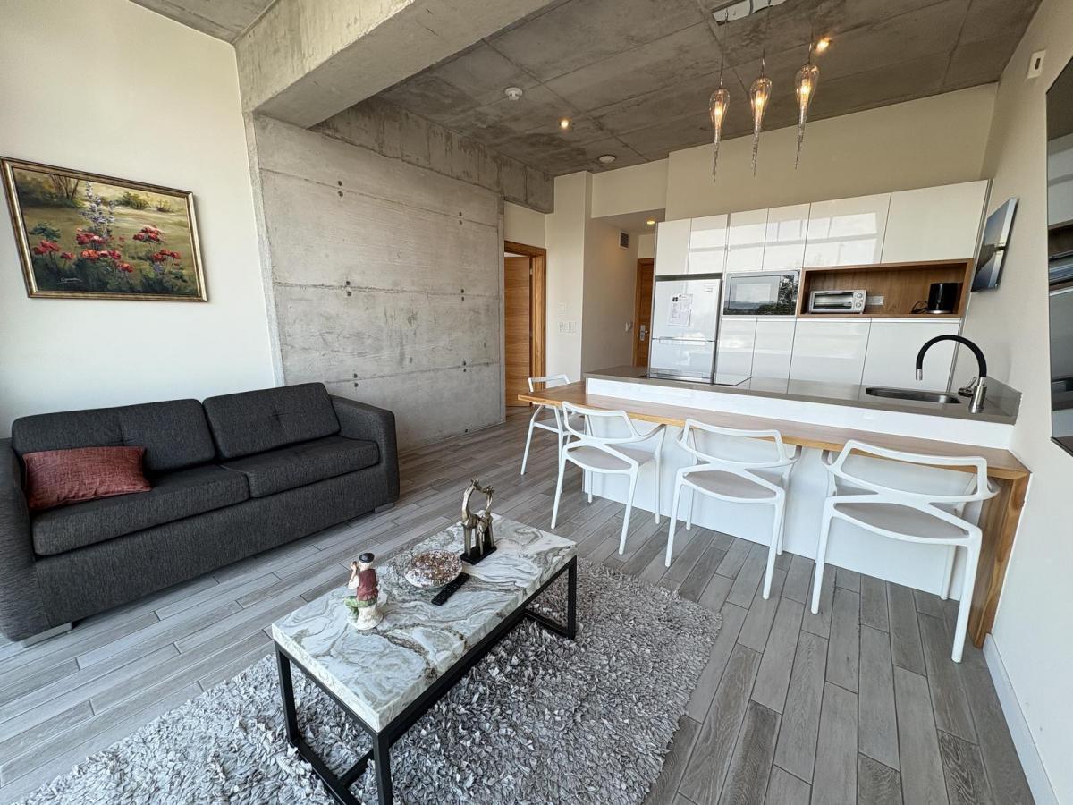 Suit de Venta con Servicios de Una Plaza Comercial — imagen 9