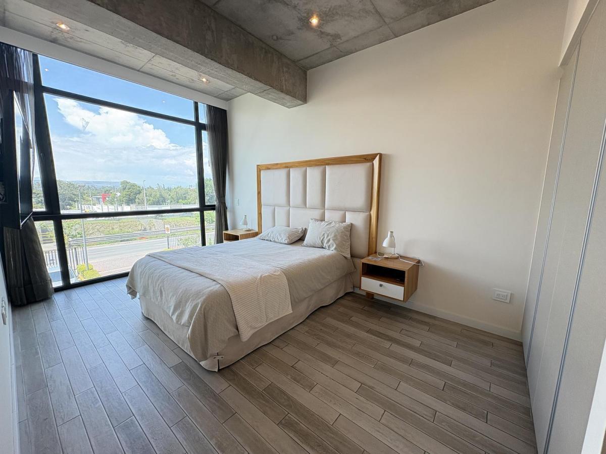 Suit de Venta con Servicios de Una Plaza Comercial — imagen 6