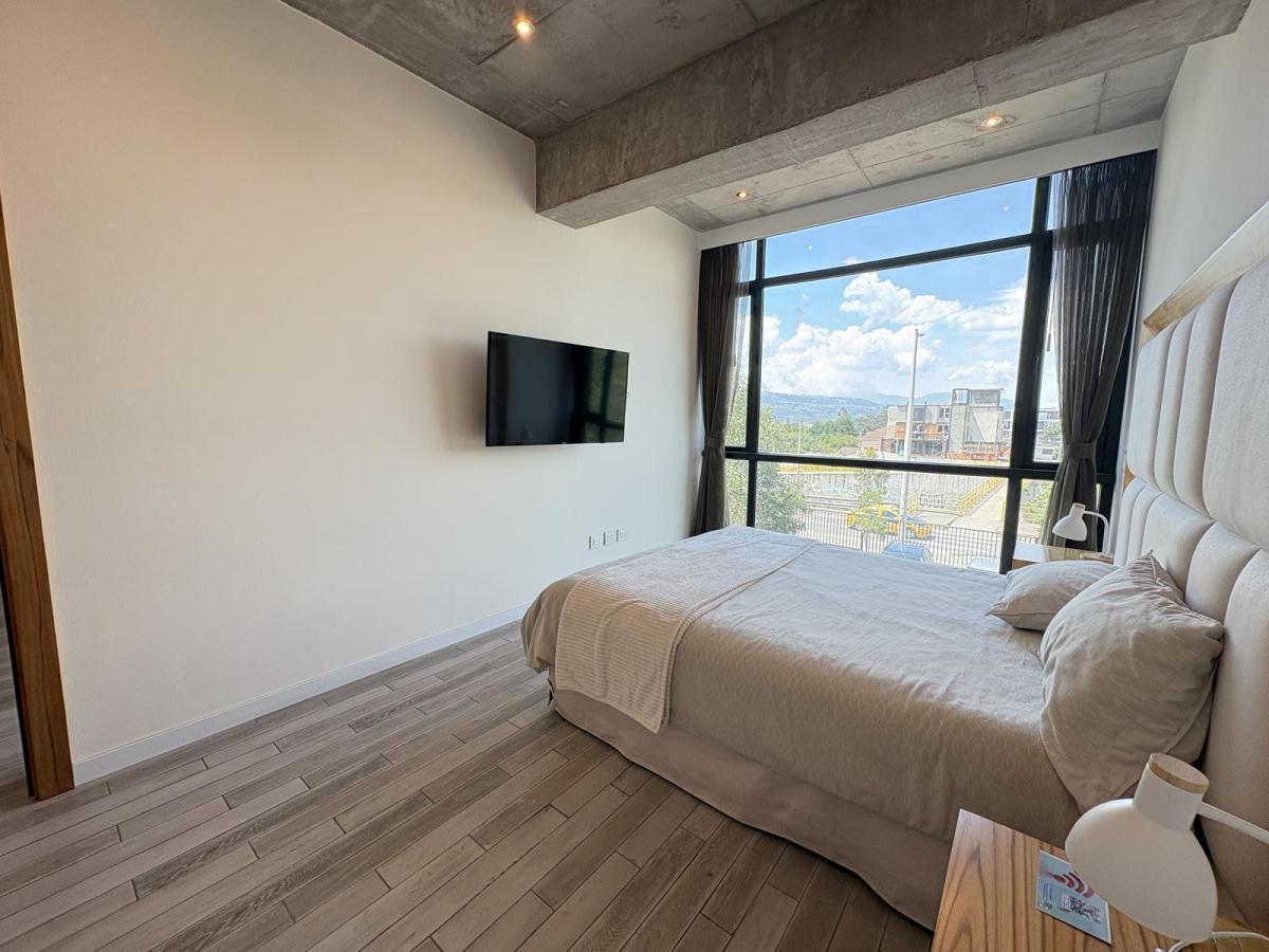 Suit de Venta con Servicios de Una Plaza Comercial — imagen 5