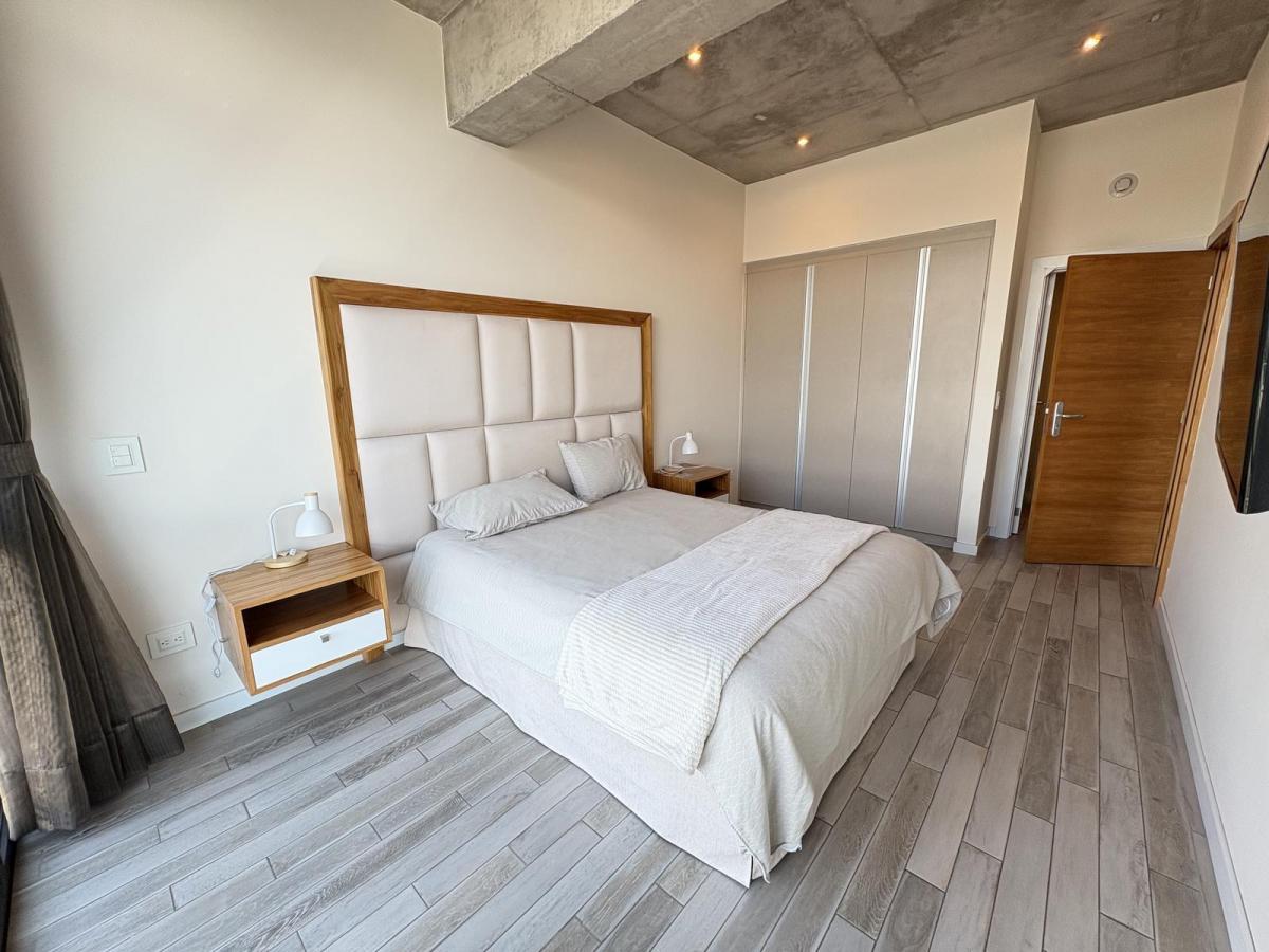 Suit de Venta con Servicios de Una Plaza Comercial — imagen 4