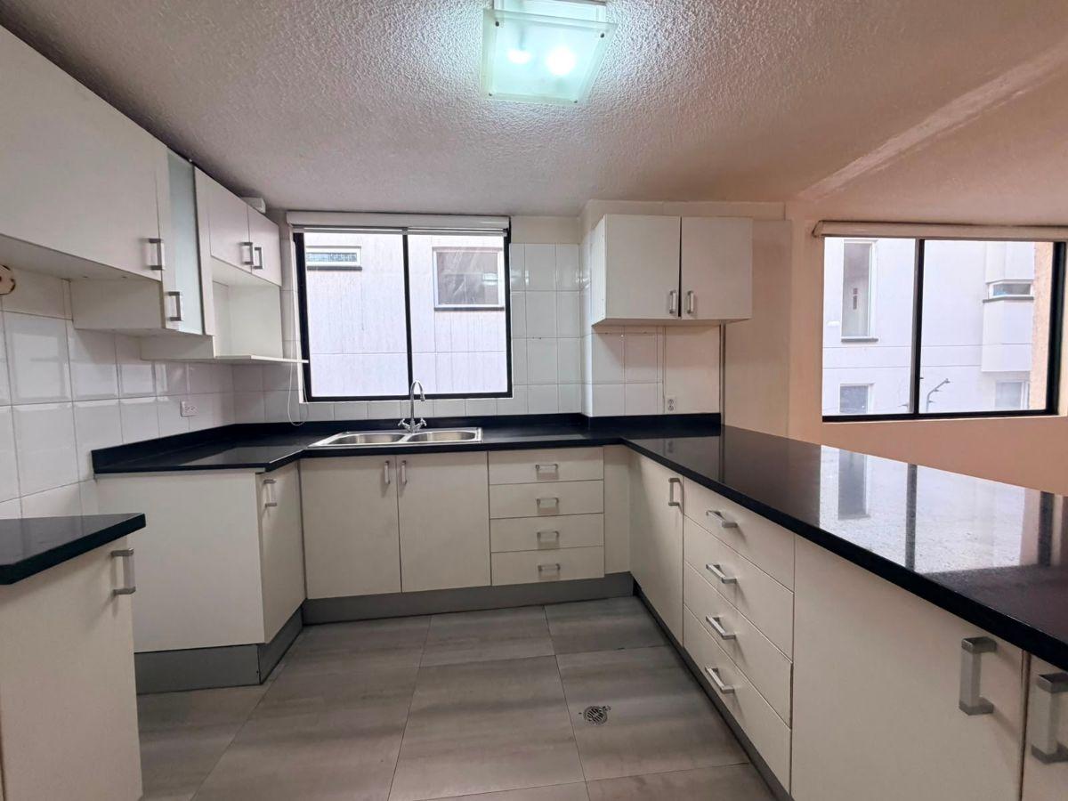 En Venta | Departamento Sector Monteserrín 3 Habitaciones — imagen 2