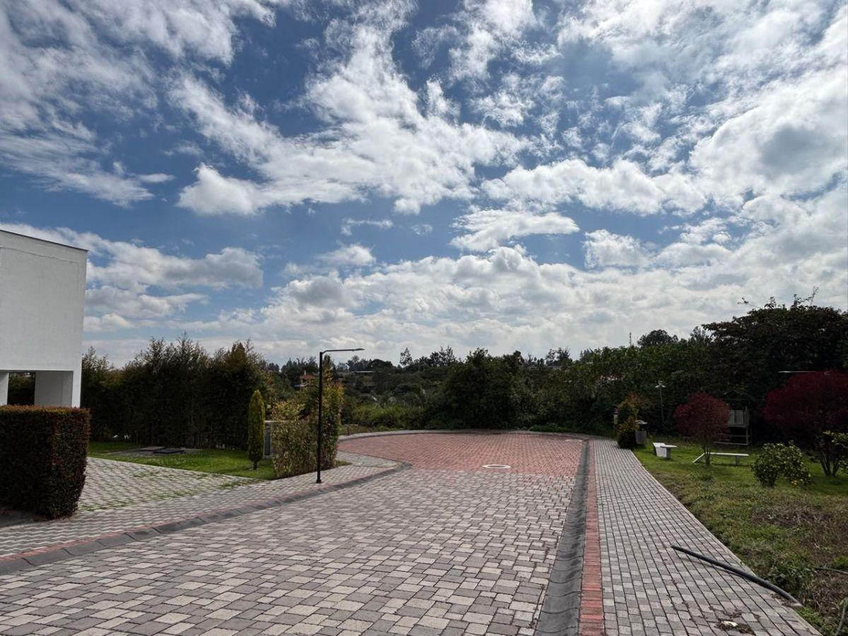 Vendo Terreno Bifamiliar $230.000 en Puembo Dentro de Lotización Privada de 1.128 m² — imagen 5