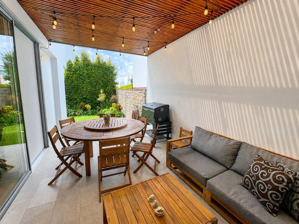 Casa de Venta en Cumbaya 3 Habitaciones - 205 m² — imagen 2