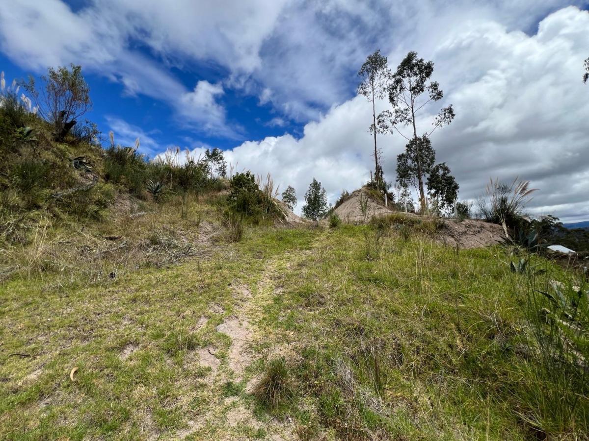Gran Oportunidad de Inversión Terreno de 15.800 m² en Venta Guayancay Vía Azogues Cuenca, Azuay — imagen 2