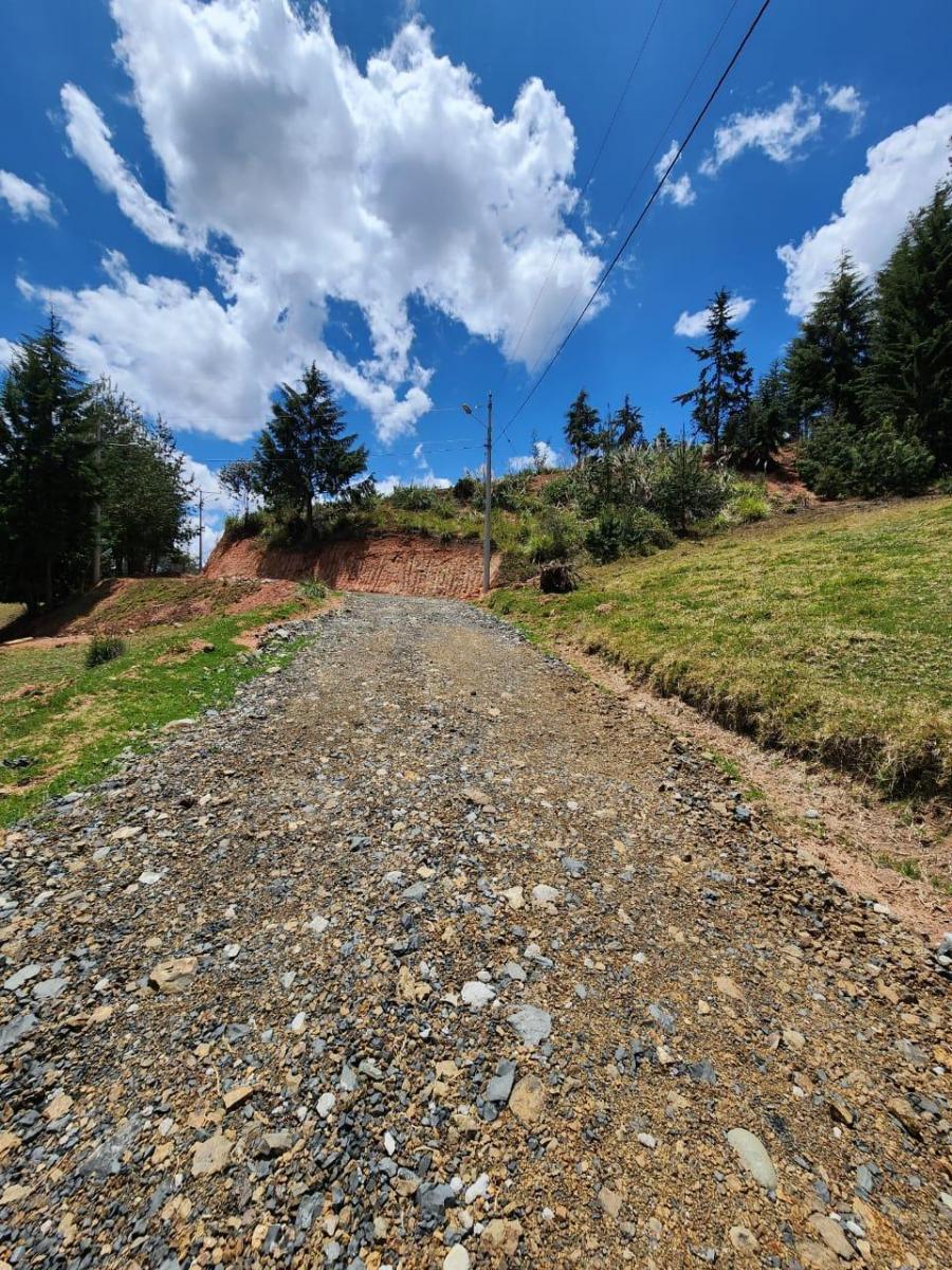 Terrenos de 1200 m² en Venta en El Sector de Tutupali Tarqui - Cuenca, Azuay — imagen 5