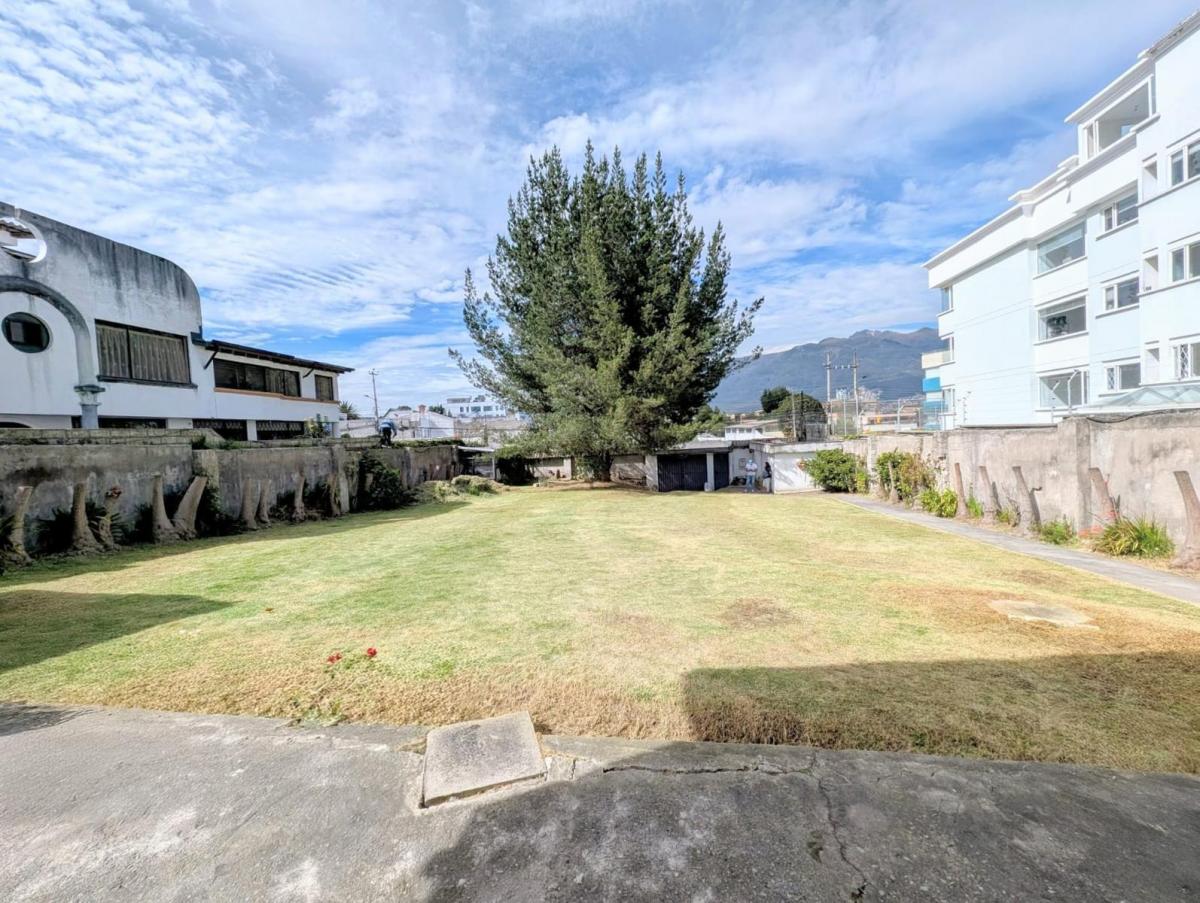 Venta de Terreno en Monteserrin — imagen 4
