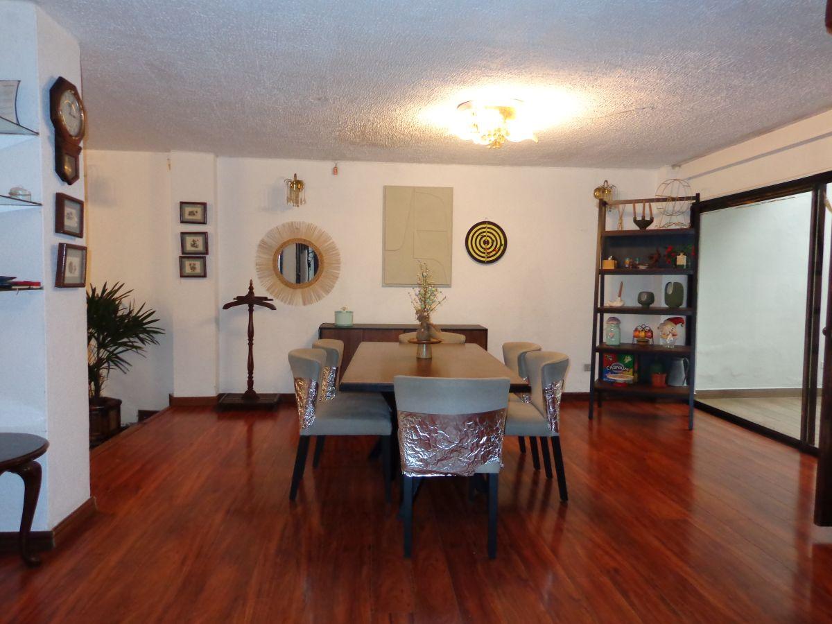 Amplitud Total! Casa de 260 m² con Estudio y 4 Hab - La Kennedy — imagen 1
