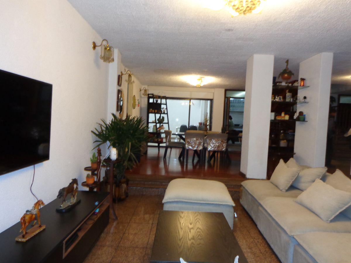 Amplitud Total! Casa de 260 m² con Estudio y 4 Hab - La Kennedy — imagen 8