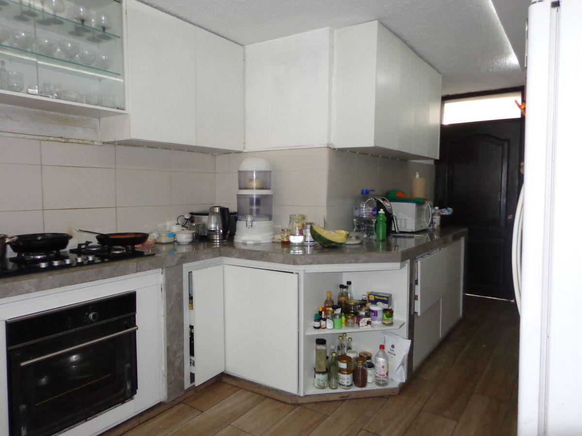 Amplitud Total! Casa de 260 m² con Estudio y 4 Hab - La Kennedy — imagen 2
