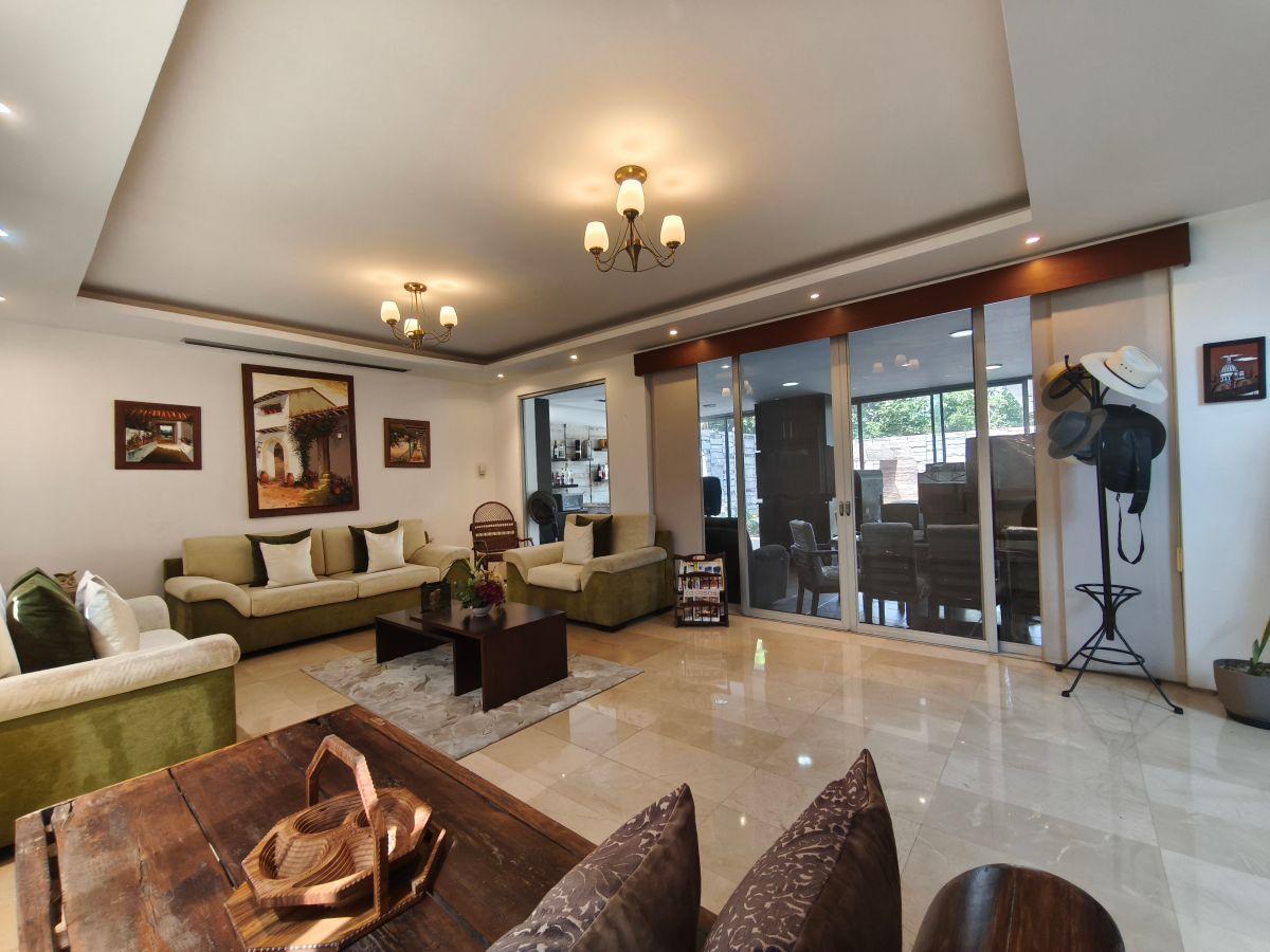 Casa en Venta en Samborondon Km 3 Urbanización Torres del Sol, con Estilo Único, Muy Amplia, Guayas — imagen 10