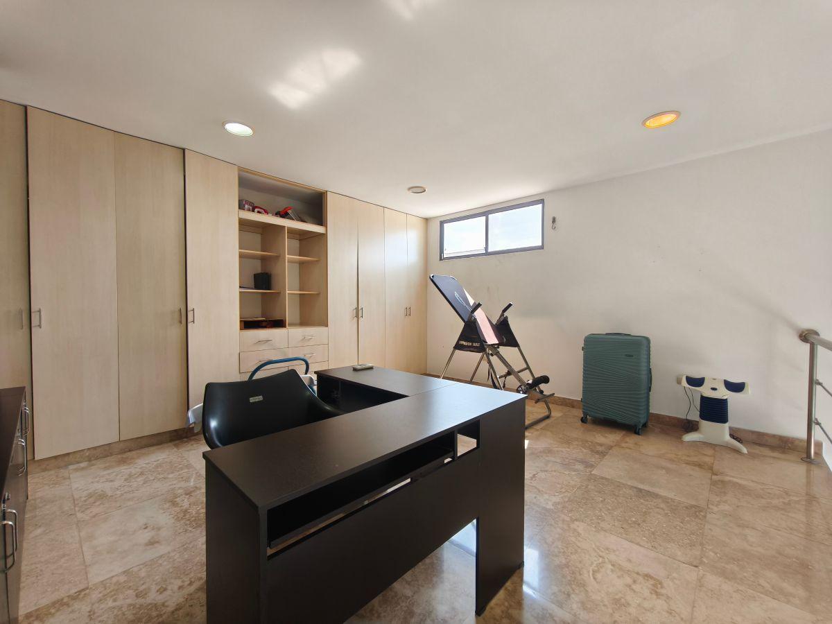 Casa en Venta en Samborondon Km 3 Urbanización Torres del Sol, con Estilo Único, Muy Amplia, Guayas — imagen 4