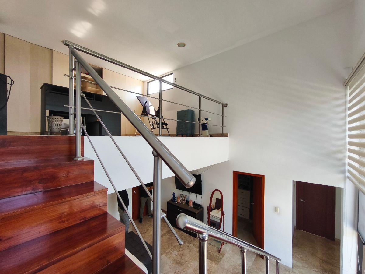 Casa en Venta en Samborondon Km 3 Urbanización Torres del Sol, con Estilo Único, Muy Amplia, Guayas — imagen 2