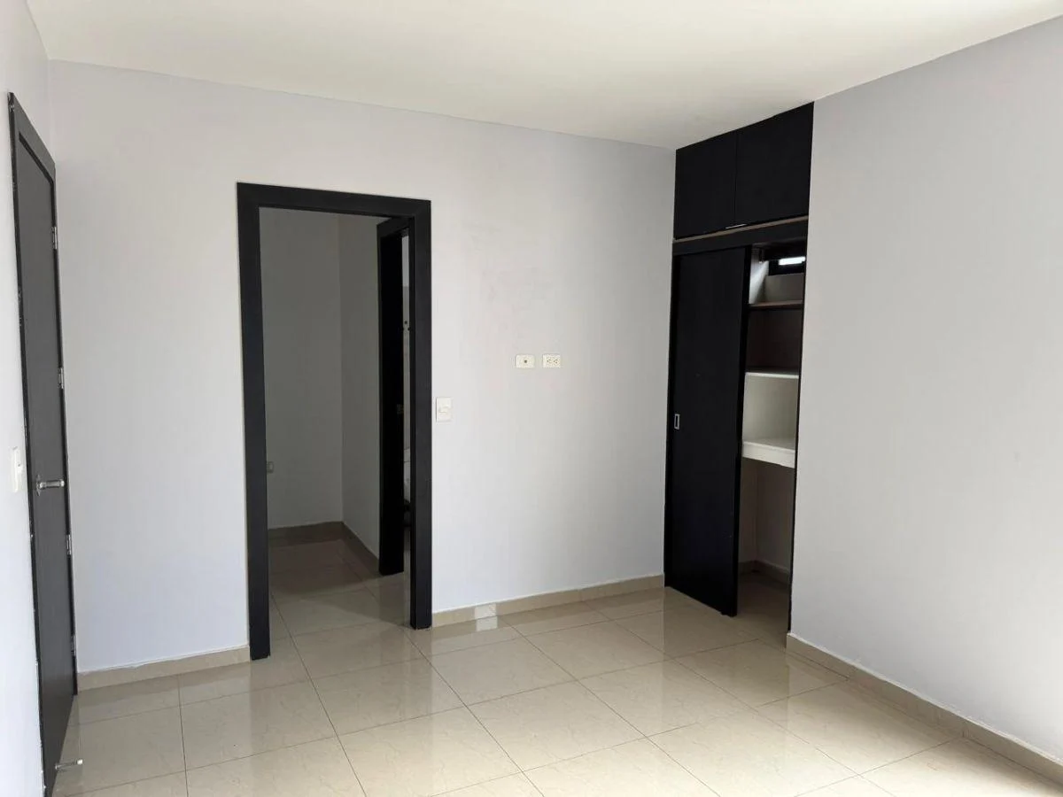 Venta Casa Urb. Napolis 3 Hbts. Guayas — imagen 3