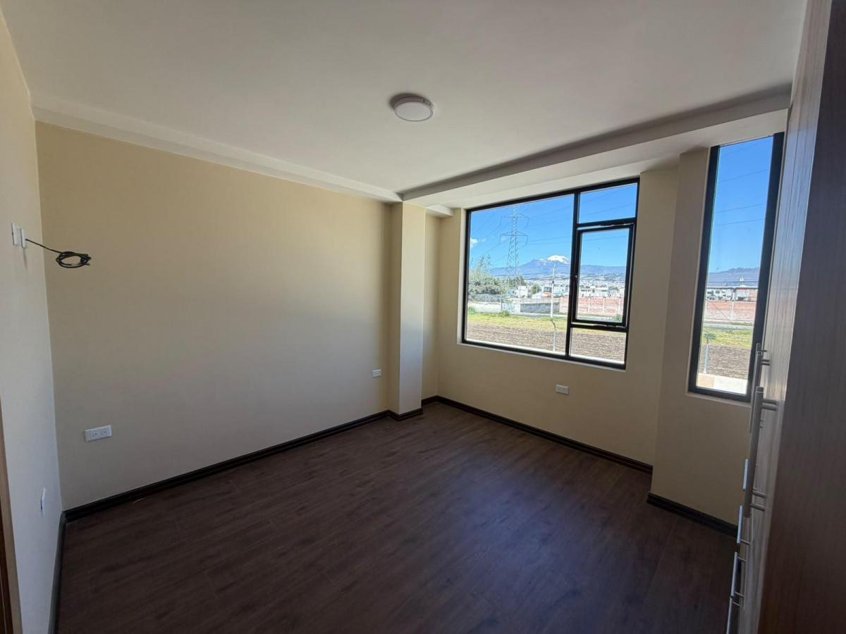 Casa en Venta en El Norte de Ambato, Tungurahua — imagen 2