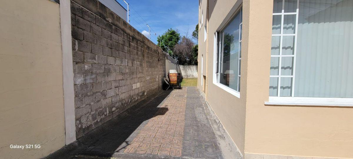 Casa en Venta con 3 Dorm. y Terreno en Lumbisi — imagen 8
