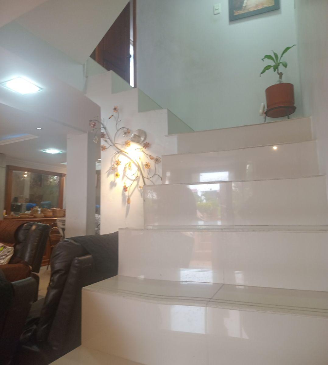 Casa Moderna en La Armenia | Frente Al Parque | Remodelada | Acepto Financiamiento — imagen 3
