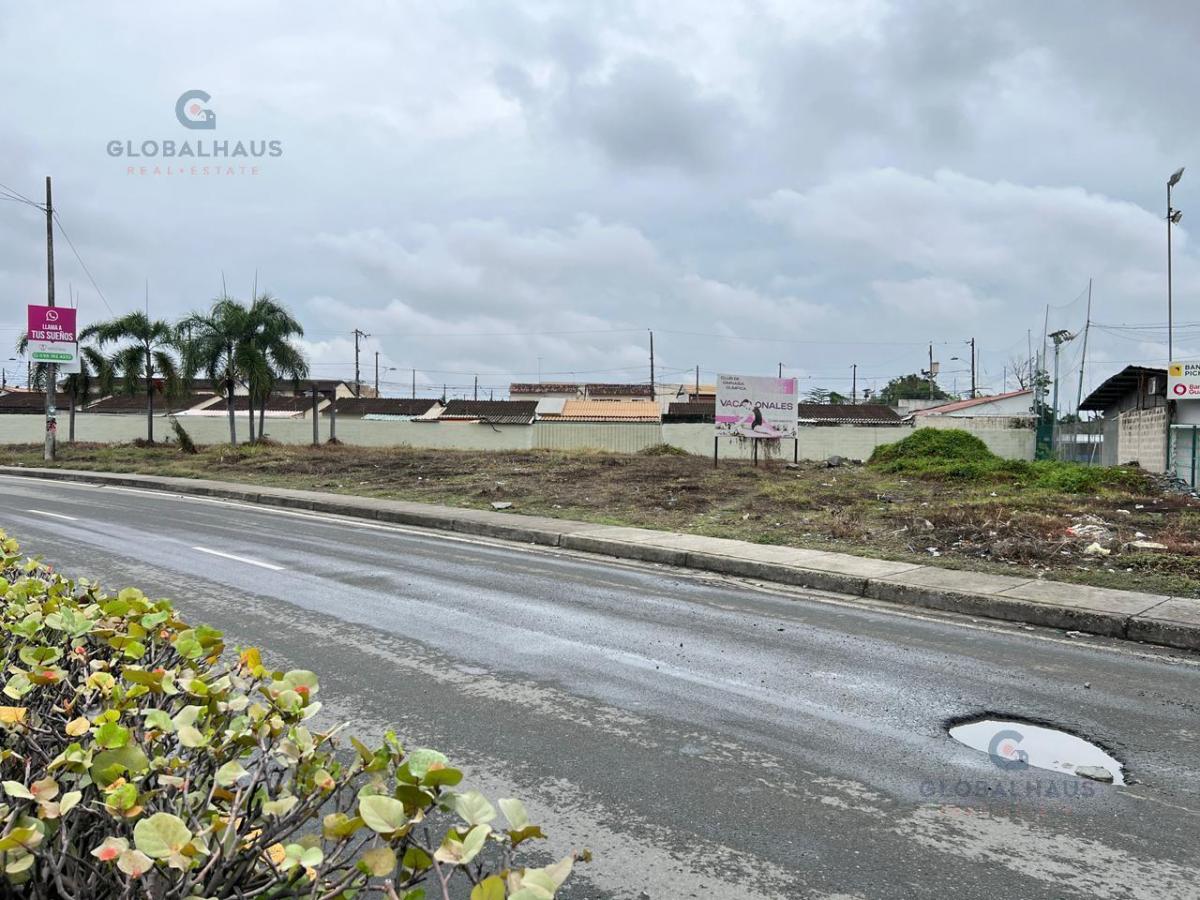 Venta de Terreno Comercial Triangular en Casa Laguna. m. N, Guayas — imagen 3