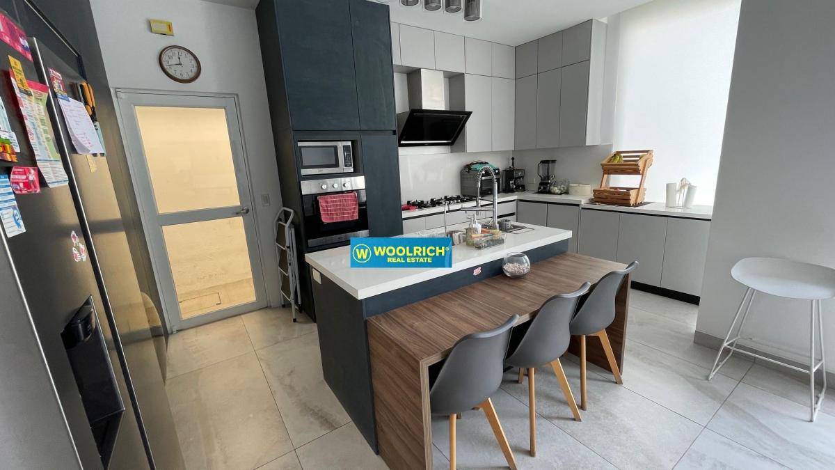Vendo Casa en Isla Celeste, 4 Dorm, Piscina, Paneles Solares, 245 m², Guayas — imagen 3