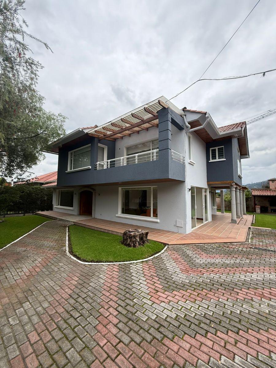 Casa con 3 Habitaciones en Venta en Cumbayá, 800 m² de Terreno — imagen 9
