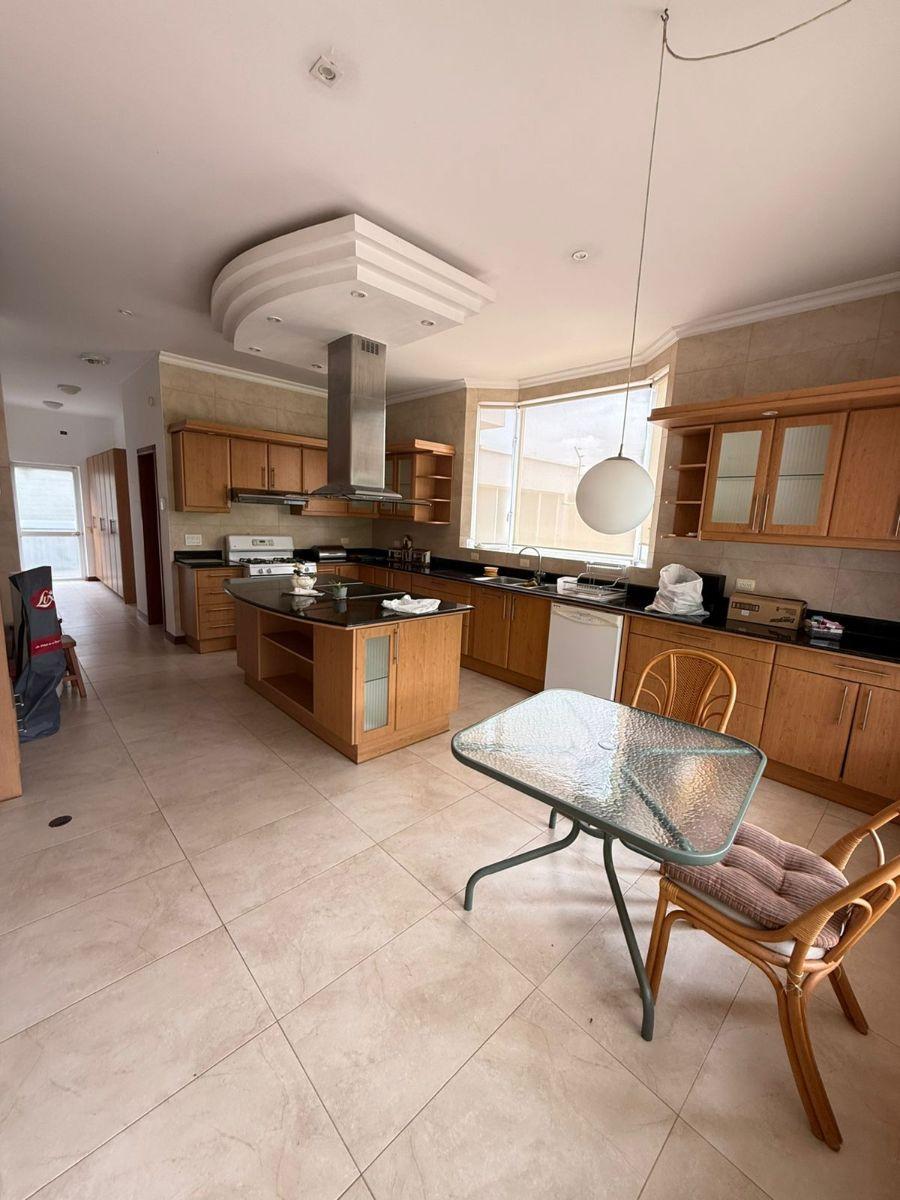 Casa con 3 Habitaciones en Venta en Cumbayá, 800 m² de Terreno — imagen 4