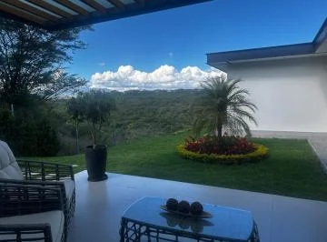 En Venta Casa Moderna en Una Sola Planta en Tumbaco, Sector Collaqui en Urbanización Privada — imagen 4