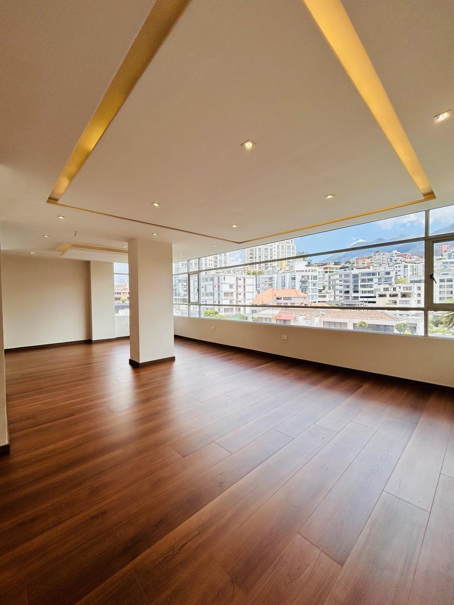 Amplio Departamento con Acabados de Lujo, Edificio Sabadell, Quito Tenis — imagen 9