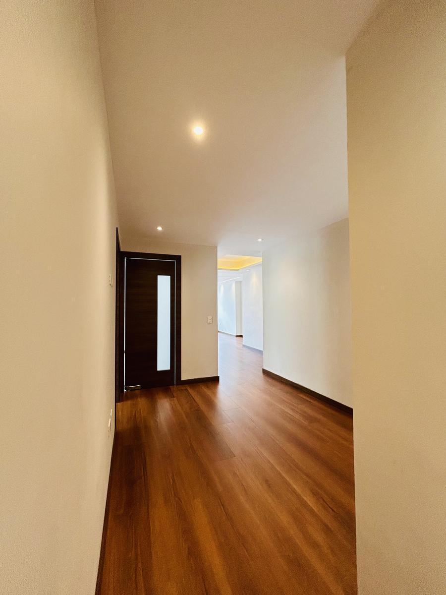 Amplio Departamento con Acabados de Lujo, Edificio Sabadell, Quito Tenis — imagen 3