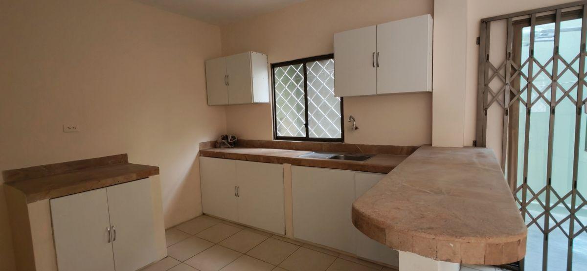 Casa en Venta Mucho Lote Etapa 6 Frente Al Mall, Guayas — imagen 2