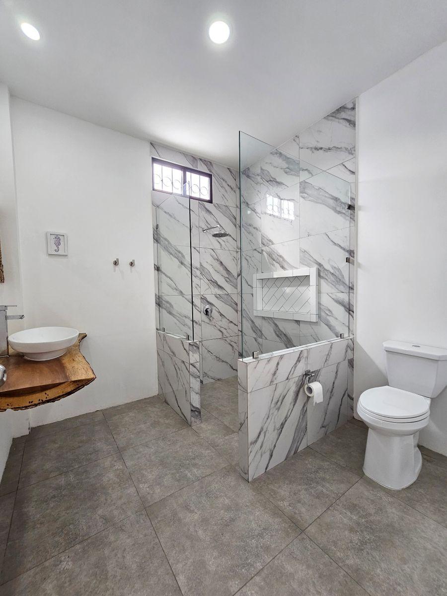 Vendo Casa Esquinera de Oportunidad en El Mejor Sector de Salinas — imagen 5