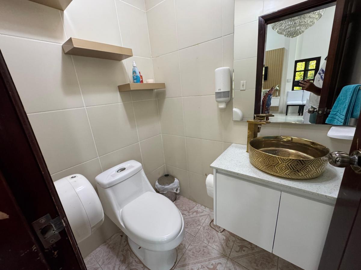 Casa con 2666 m² de Terreno y 11 Habitaciones en Venta en Urb. Colinas del Pacífico en Playas, Guayas — imagen 6