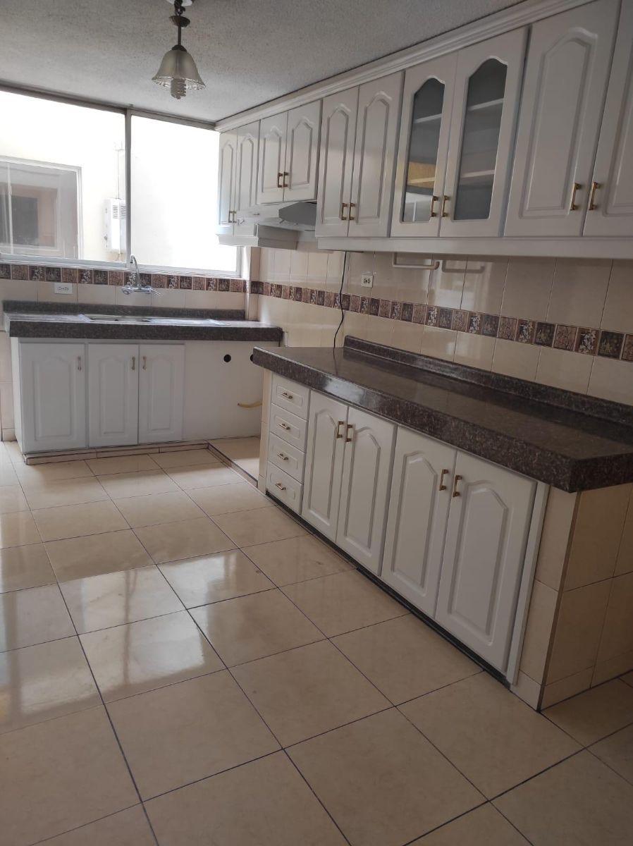 Casa Rentera de Venta La Kennedy — imagen 2