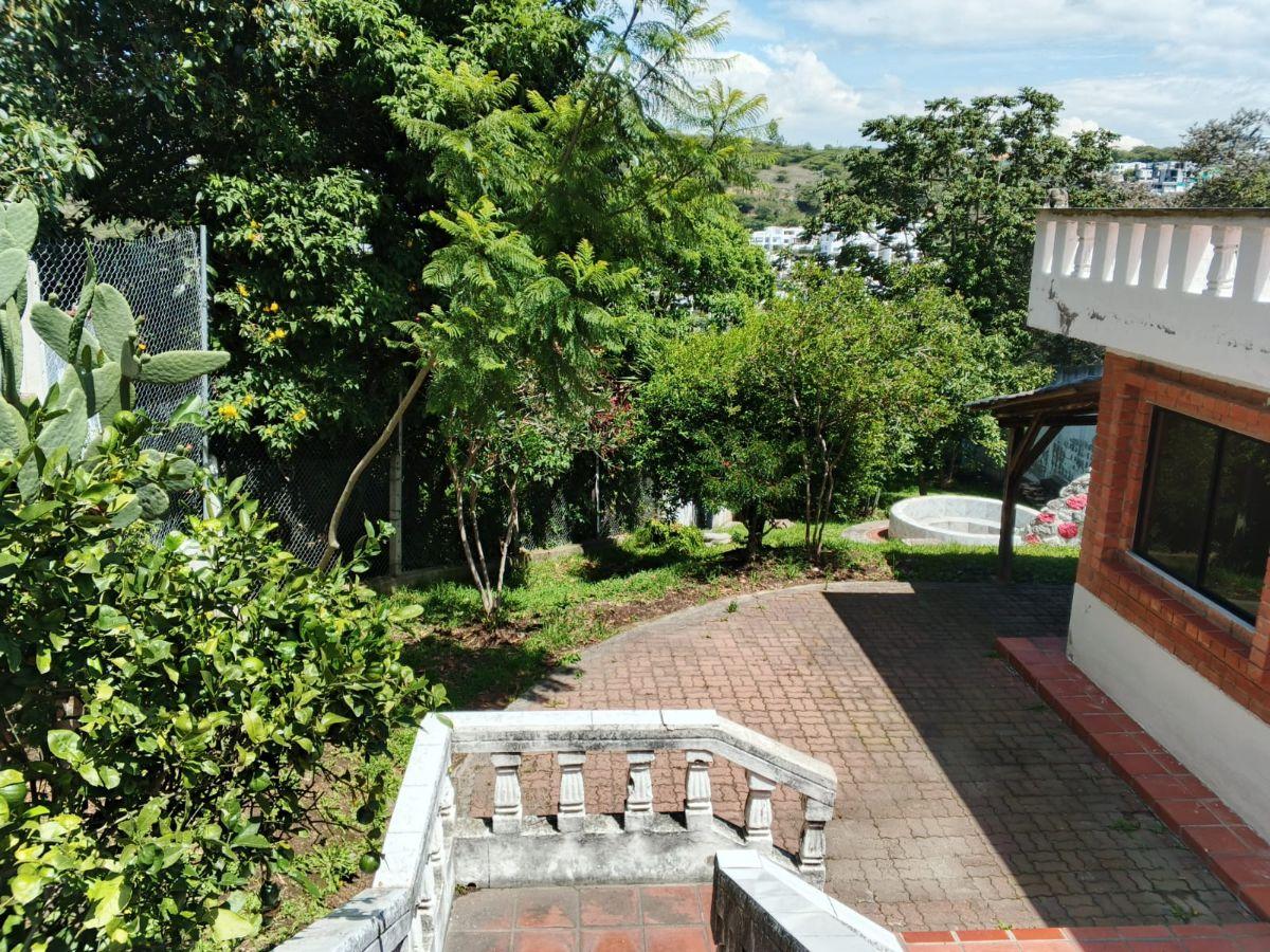Vendo Hermosa Casa6 Dorm. en Urbanización de Cumbayá sector Reservorio, Cerca a Jacarand — imagen 9