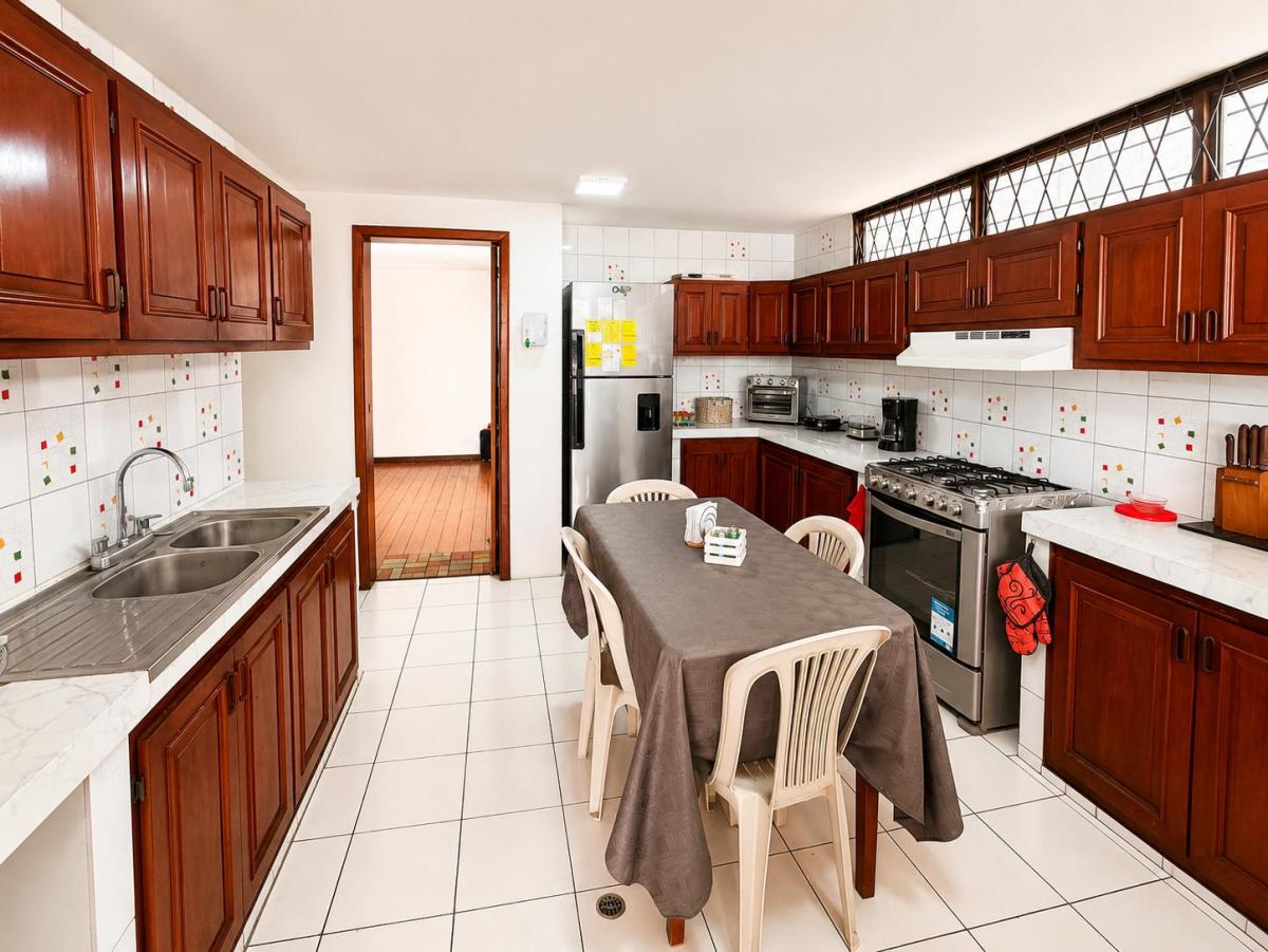 Casa en Venta en Coruña y Whymper | 323 m² Construcción | 390 m² Terreno | 5 Parqueaderos — imagen 5