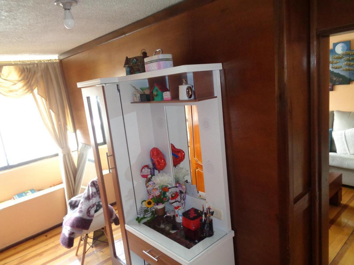 Casa con Varios Departamentos de Venta Sector Ferroviaria Media — imagen 2