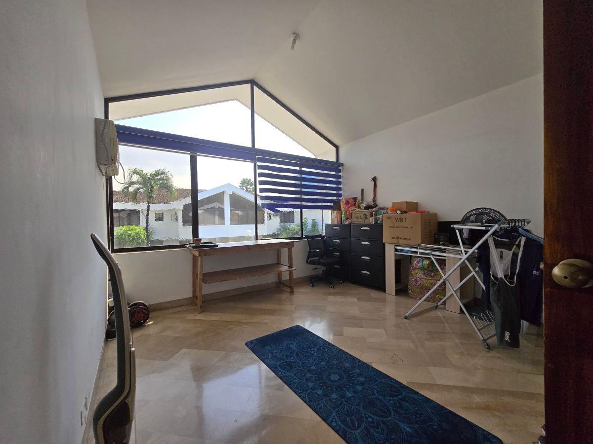 Vendo Casa en Urbanización El Manantial frente a Mac Donald / Los Ceibos, Guayas — imagen 9