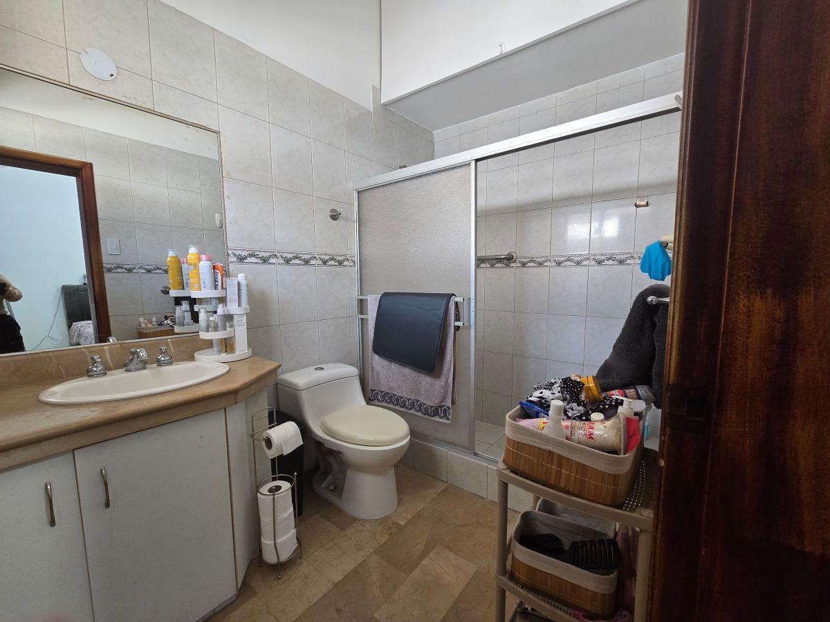 Vendo Casa en Urbanización El Manantial frente a Mac Donald / Los Ceibos, Guayas — imagen 7