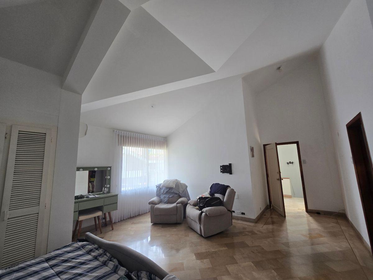 Vendo Casa en Urbanización El Manantial frente a Mac Donald / Los Ceibos, Guayas — imagen 4