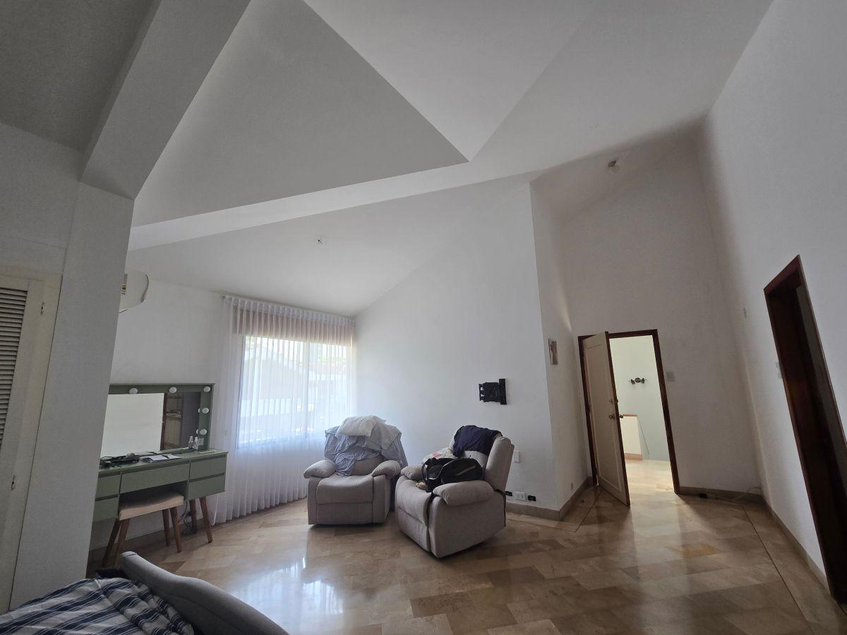 Vendo Casa en Urbanización El Manantial frente a Mac Donald / Los Ceibos, Guayas — imagen 3