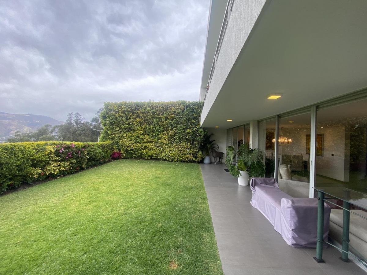 Casa de Venta Dentro de Conjunto Cerrado Sector San Juan Cumbaya, Vista — imagen 6