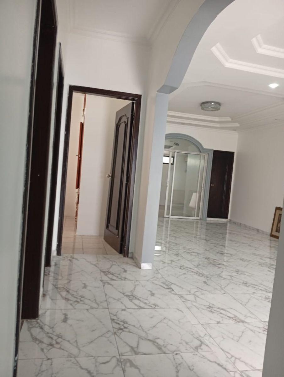 Casa en Venta Circuito Cerrado con Piscina Cdla. Alborada, Guayas — imagen 6