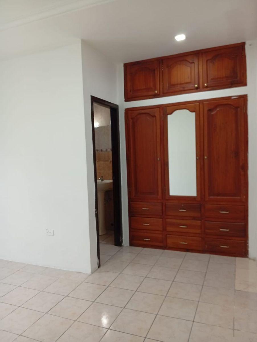 Casa en Venta Circuito Cerrado con Piscina Cdla. Alborada, Guayas — imagen 2