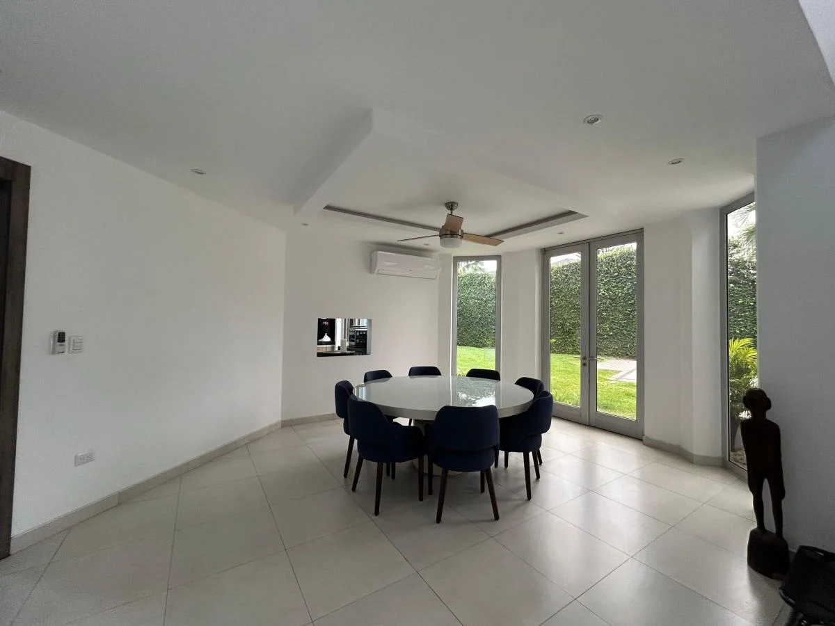 Se Vende Gran Casa en Puerto Azul Moderna y Remodelada, Guayas — imagen 8