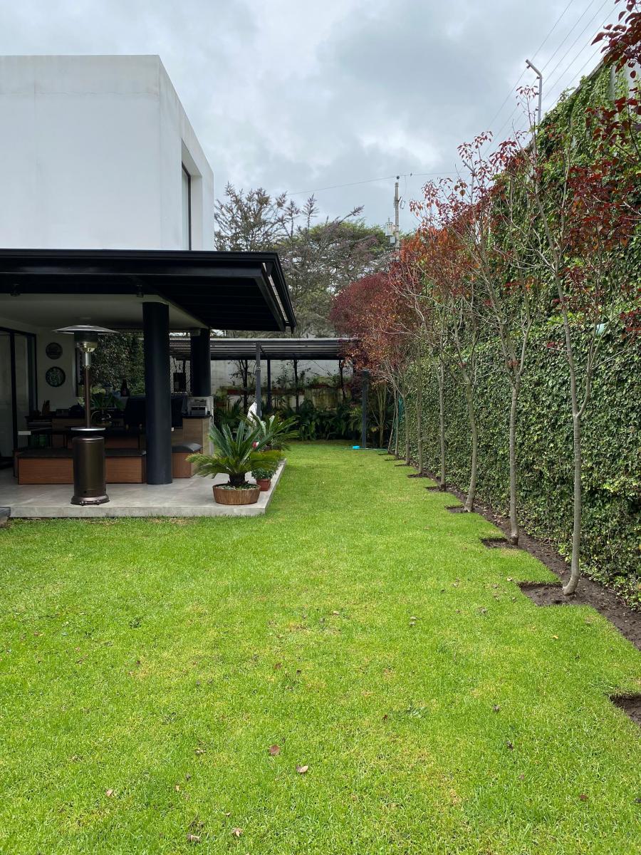 Preciosa Casa Moderna Venta, nayón — imagen 5