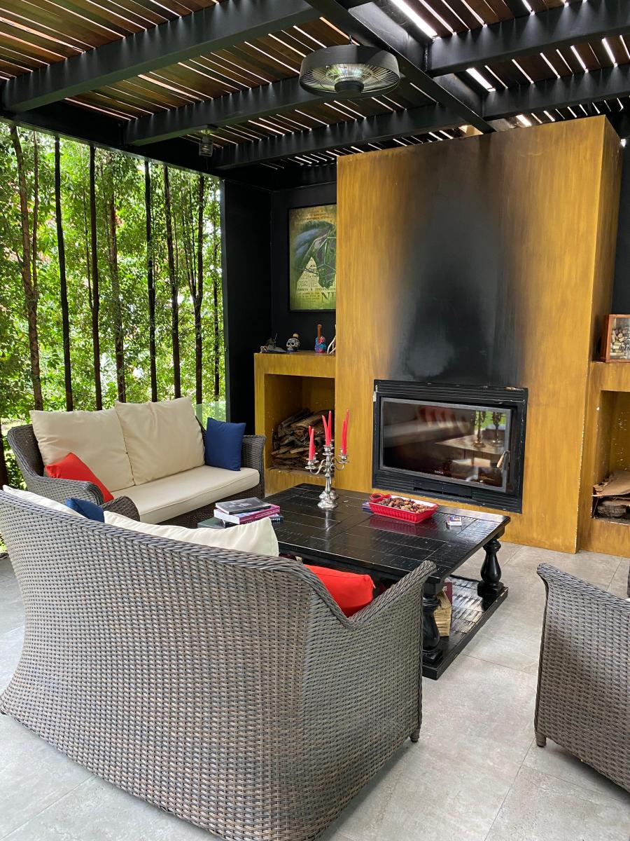 Preciosa Casa Moderna Venta, nayón — imagen 3