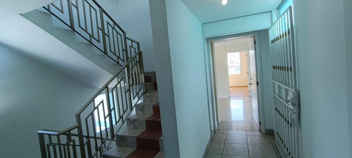 Departamento en 4to Piso. Sector Kennedy Quito 2dorm 1bño Sin Parqueo Sin Ascensor — imagen 3