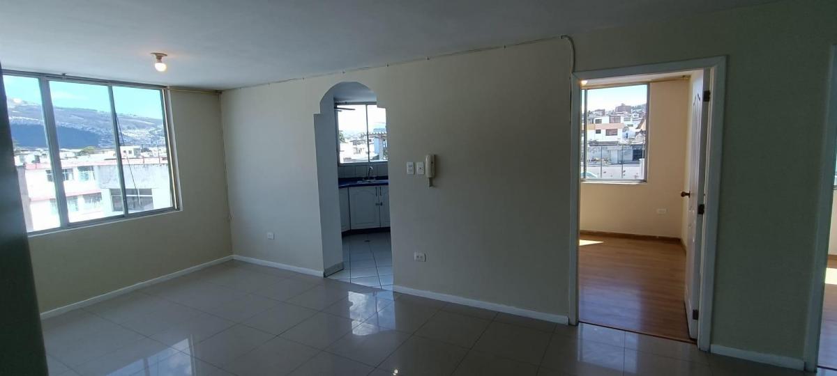 Departamento en 4to Piso. Sector Kennedy Quito 2dorm 1bño Sin Parqueo Sin Ascensor — imagen 2