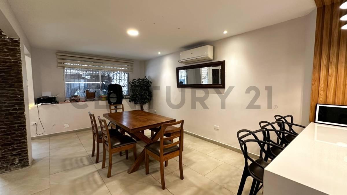 Casa Moderna de 1 Planta con Cerramiento en Urdesa – Excelente Ubicación, Guayas — imagen 2