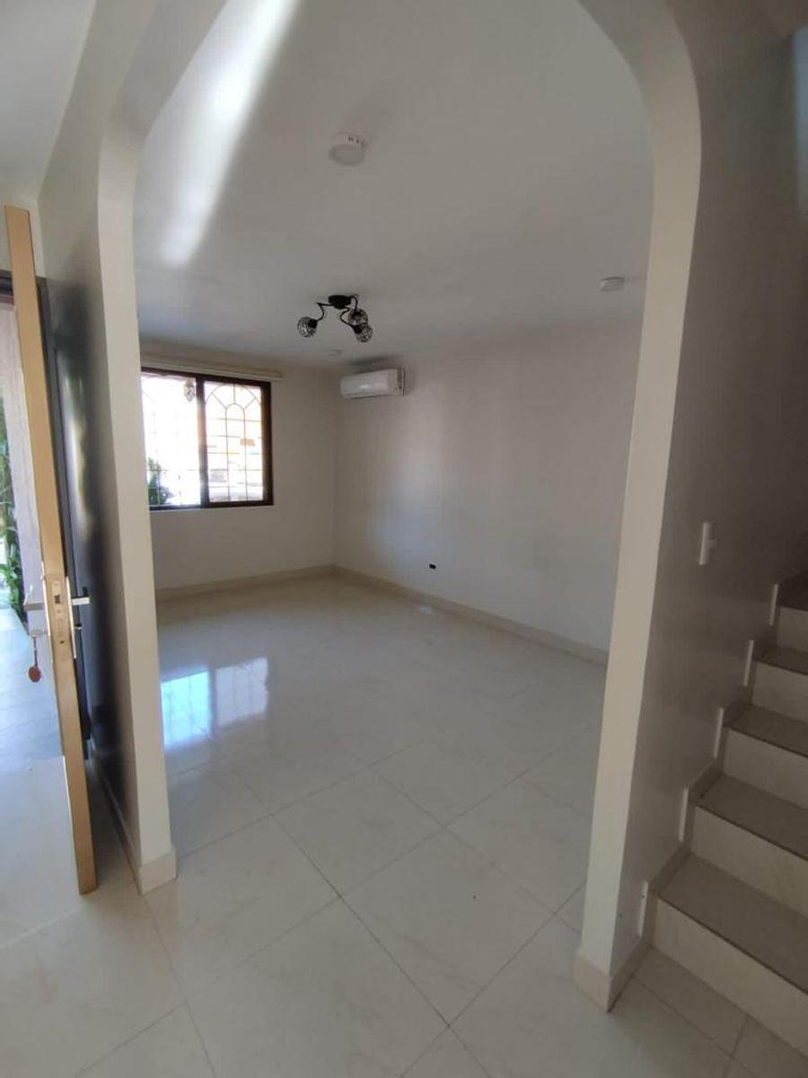 Casa Remodelada en Venta - Villas del Rey, Guayas — imagen 10