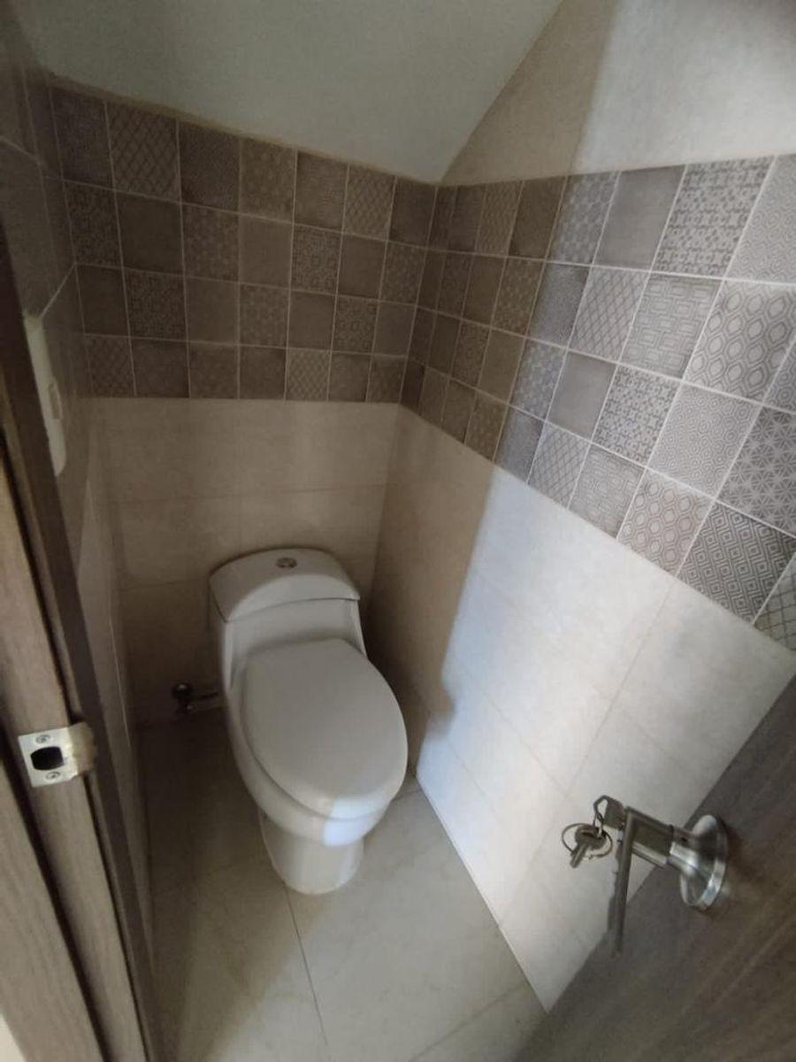 Casa Remodelada en Venta - Villas del Rey, Guayas — imagen 8